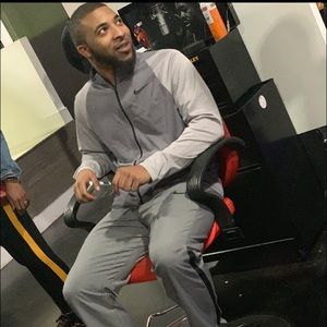 Meet your Posher, Robert